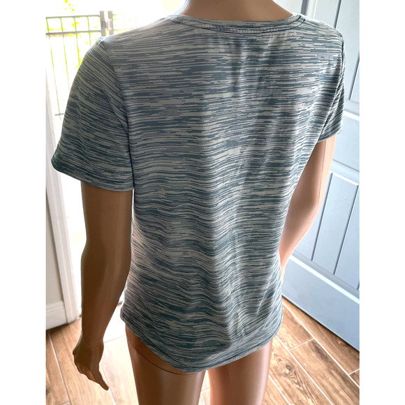 Nike Activity Shirt Women Sz S Gently used - Picture 3 of 7